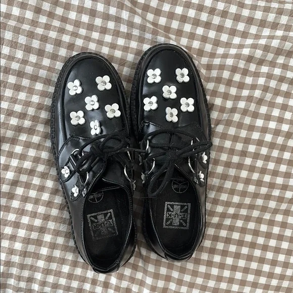 T.U.K Black and White Floral Loafer with Chunky Sole - Picture 2 of 2